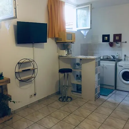 Paris La Defense Studio Apartament *